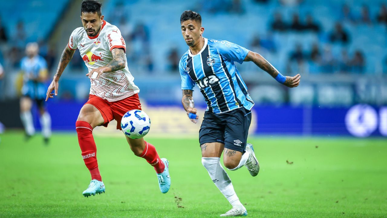 Falta no time do Grêmio: Cristian Olivera aponta deficiências no elenco.