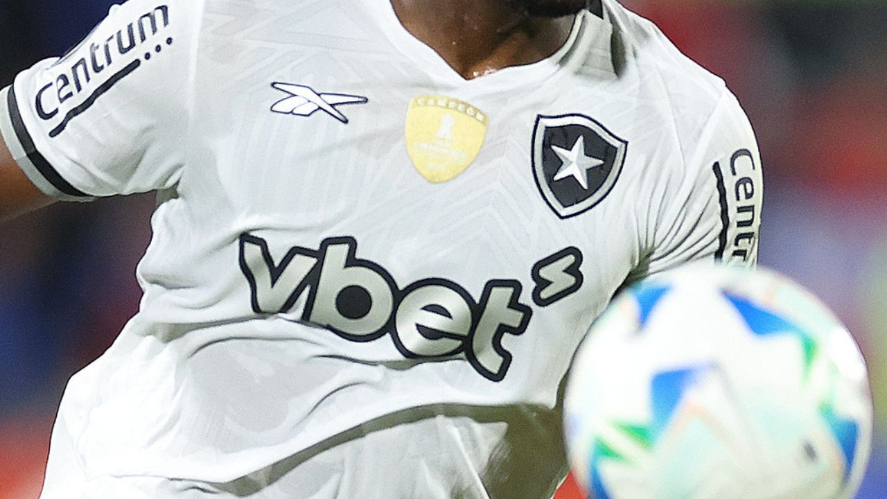 Grêmio busca reforço no meio-campo: volante do Botafogo na mira.