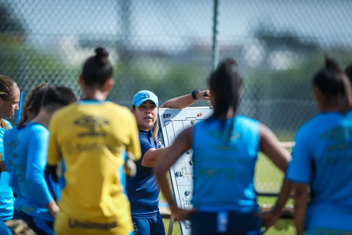 Grêmio se prepara para confronto crucial no Brasileirão Feminino