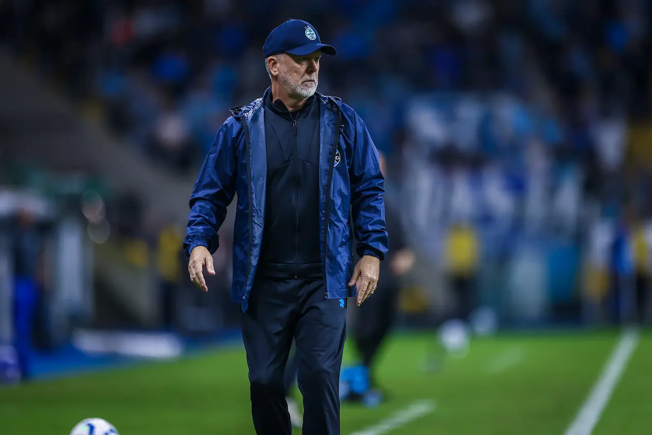 Grêmio precisa garantir vitória urgente para mudar rumo na competição.