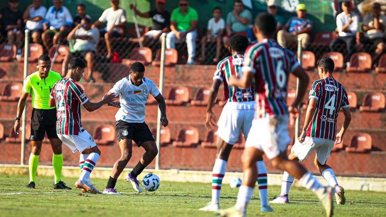 Lance da partida Fluminense x Grêmio, no CT Vila das Laranjeiras, válida pelo Brasileirão Sub-20
