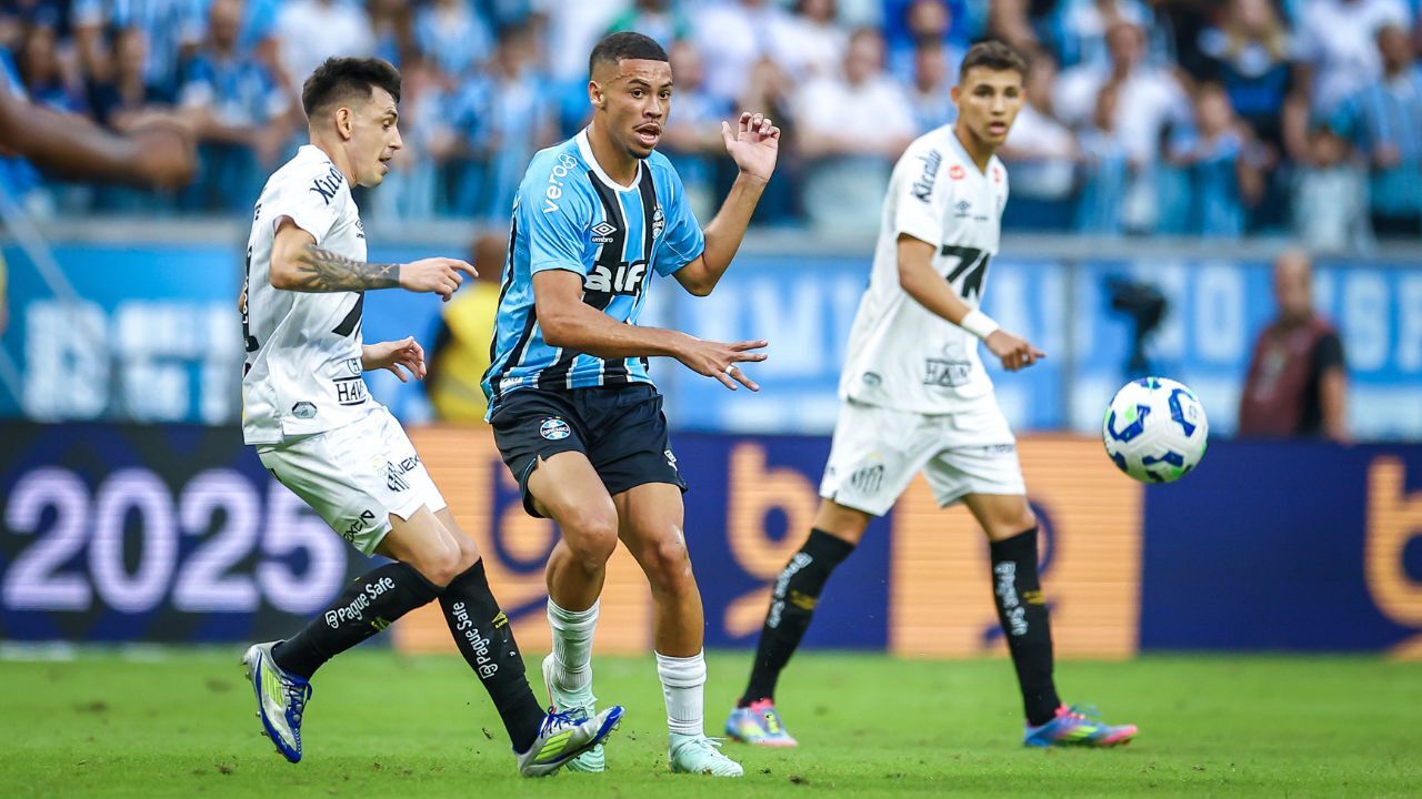 Alysson em Grêmio x Santos