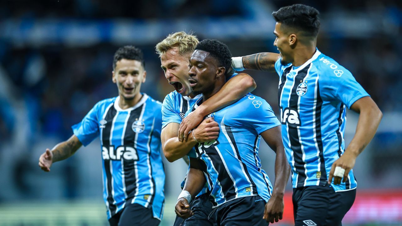 Jogadores do Grêmio relacionados para a partida contra o Godoy Cruz