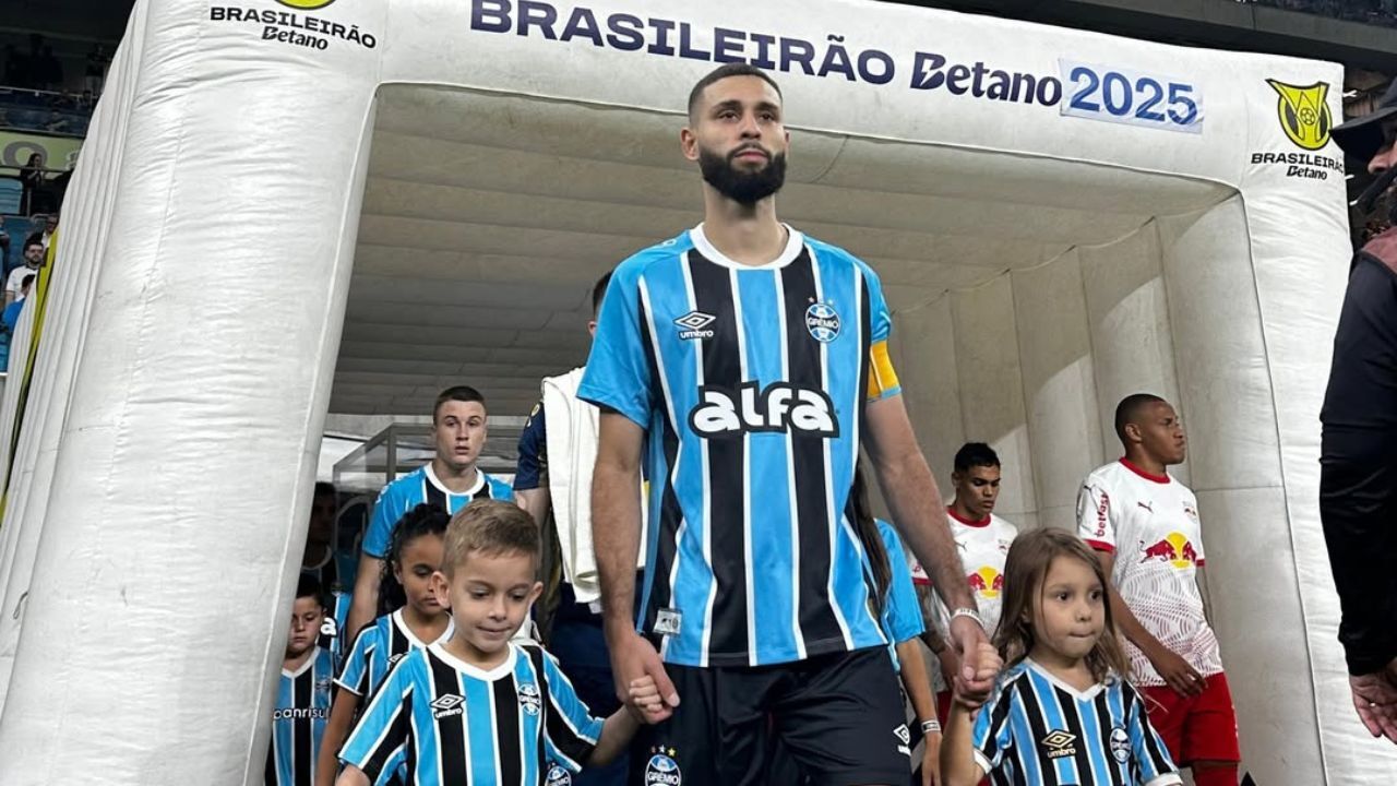 Empate Movimentado entre Grêmio e Bragantino agita Segundo Tempo Eletrizante.