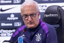 Técnico Dorival Júnior em coletiva de imprensa pelo Corinthians
