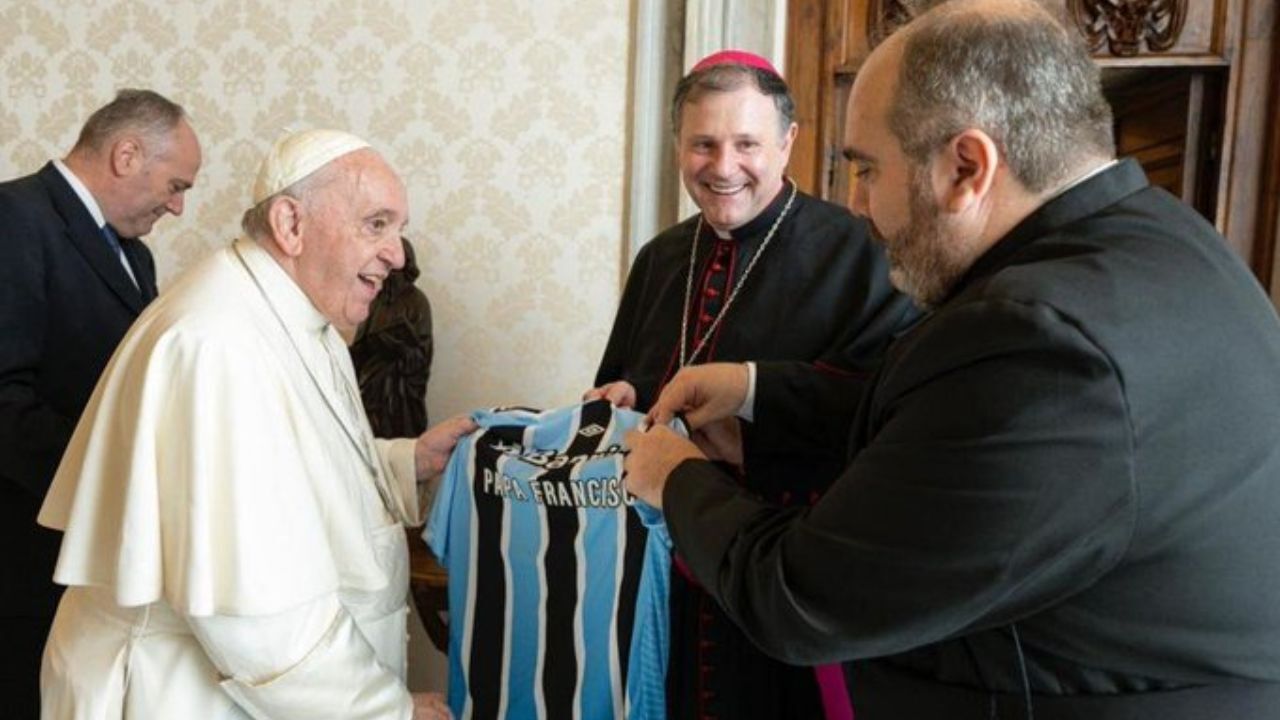 Excelente Desempenho do Grêmio Após Eleições de Papa na História do Futebol.