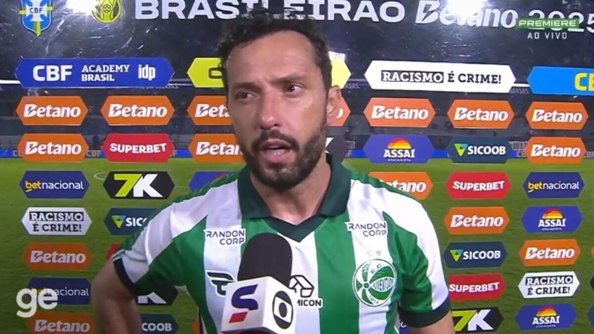  Nenê antes de enfrentar o Grêmio pelo Brasileirão