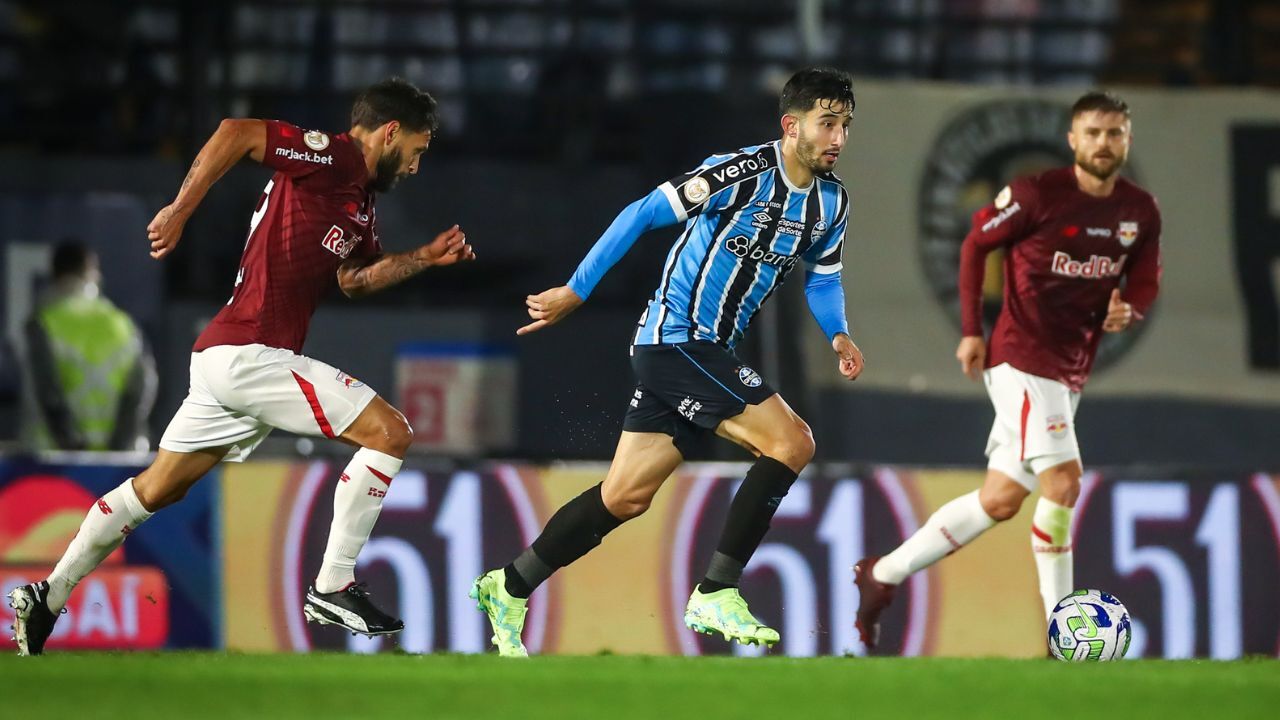 Bragantino domina histórico contra o Grêmio no futebol brasileiro.
