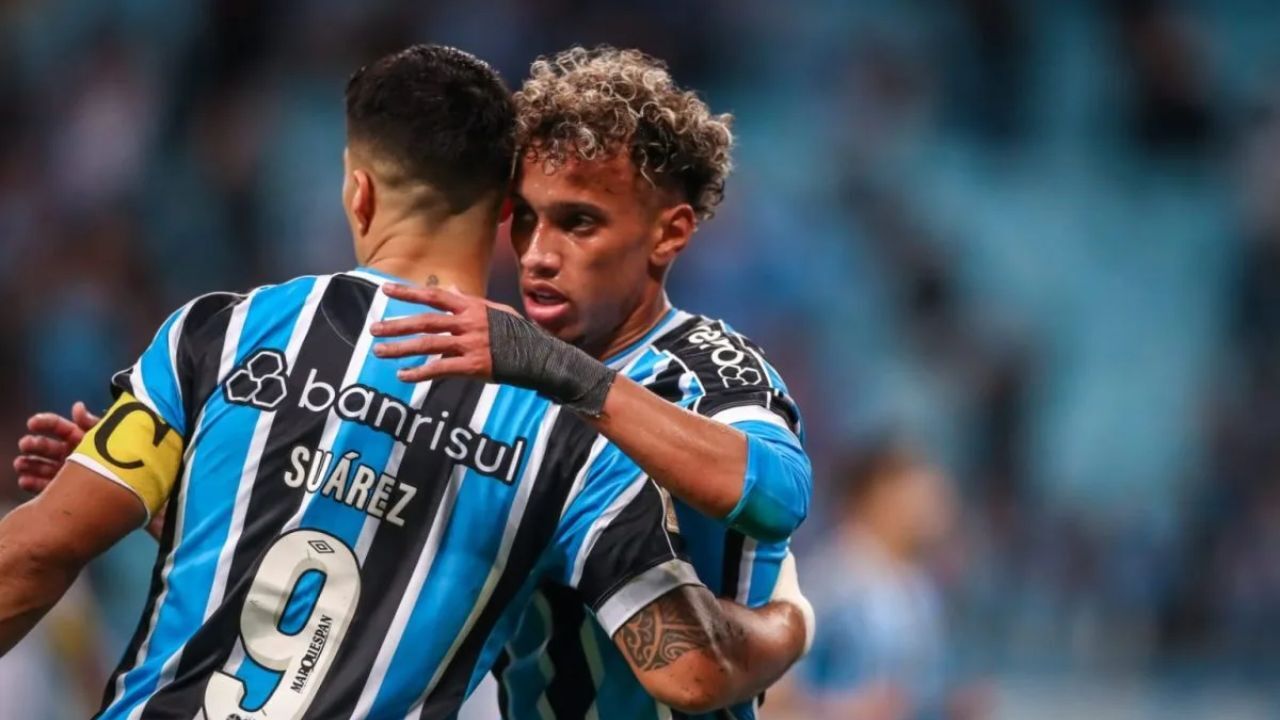 Mano Menezes lembra de Bitello e Luis Suárez no Grêmio