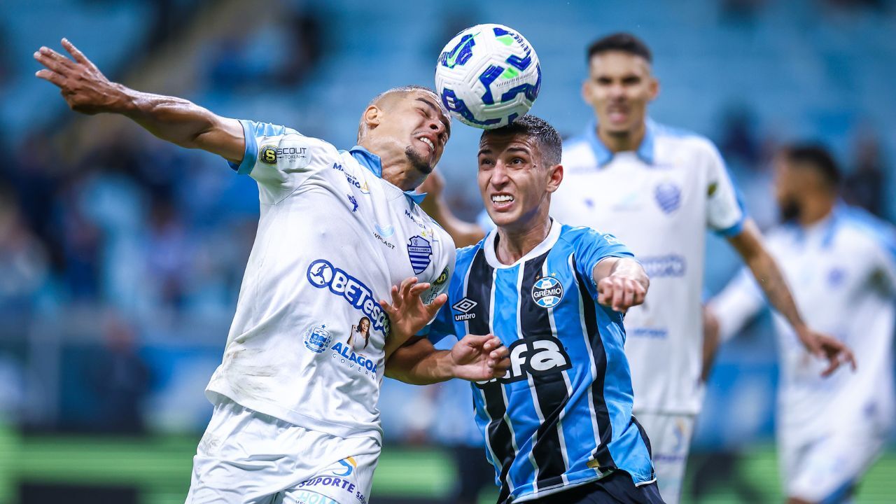 Grêmio enfrenta crise no departamento médico com 9 jogadores lesionados.