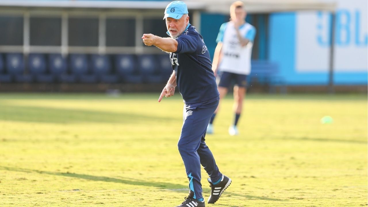 MERECENDO! Por que Mano ainda não promoveu zagueiro da base do Grêmio?