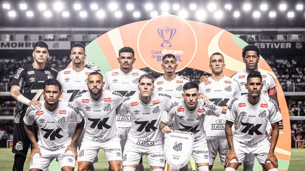 Santos recebe reforços para duelo contra o Grêmio no Brasileirão.