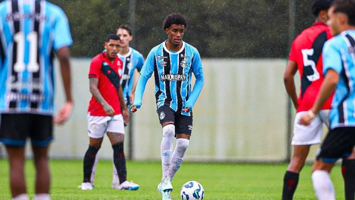 Grêmio vence no Sub-20 e respira no Brasileirão