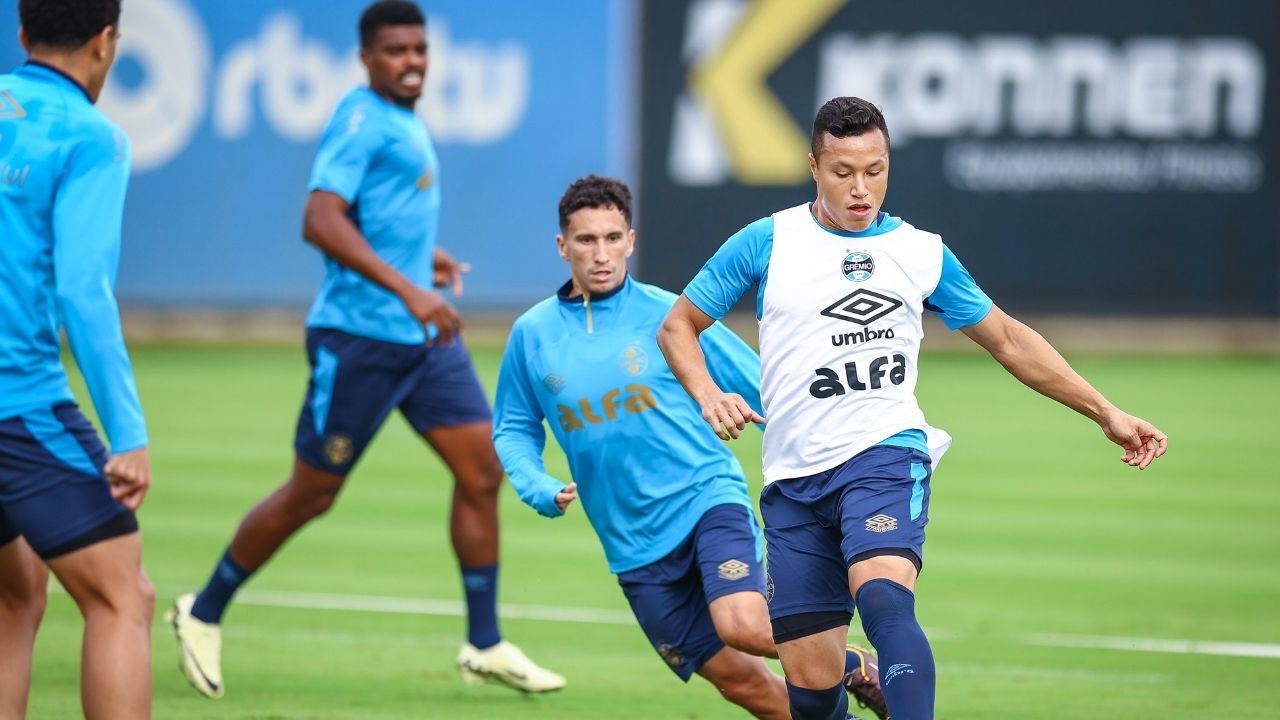 Grêmio define foco principal para o segundo semestre e volta aos treinos.