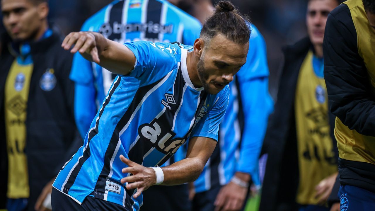 Braithwaite comemorando o seu gol em Grêmio x Corinthians