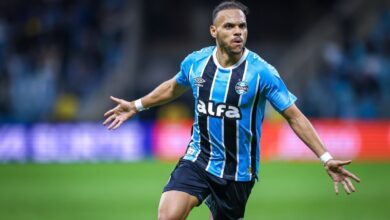 Braithwaite comemorando o seu gol em Grêmio x Corinthians
