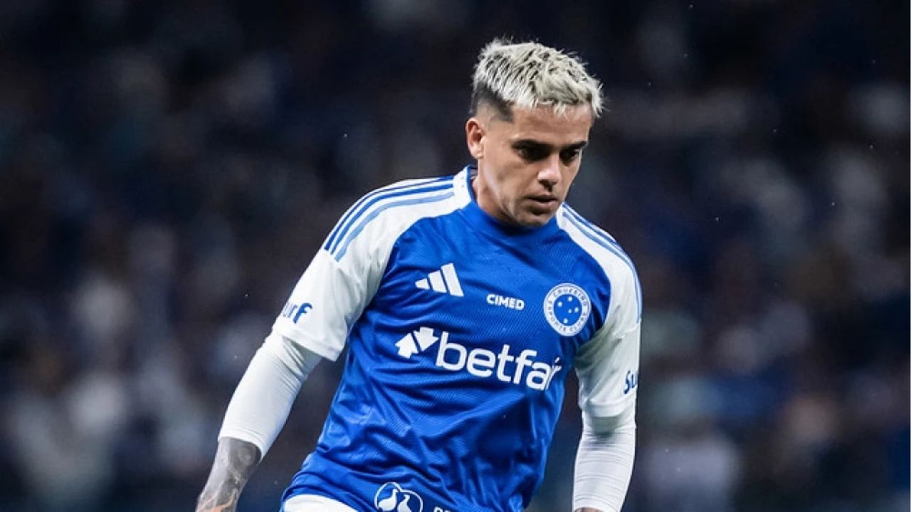Fagner jogador do Cruzeiro