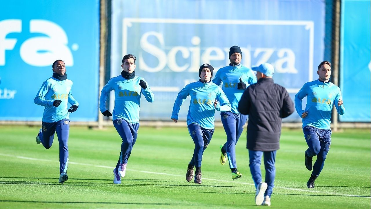 Treino do Grêmio contou com retorno de lesionados na segunda-feira.