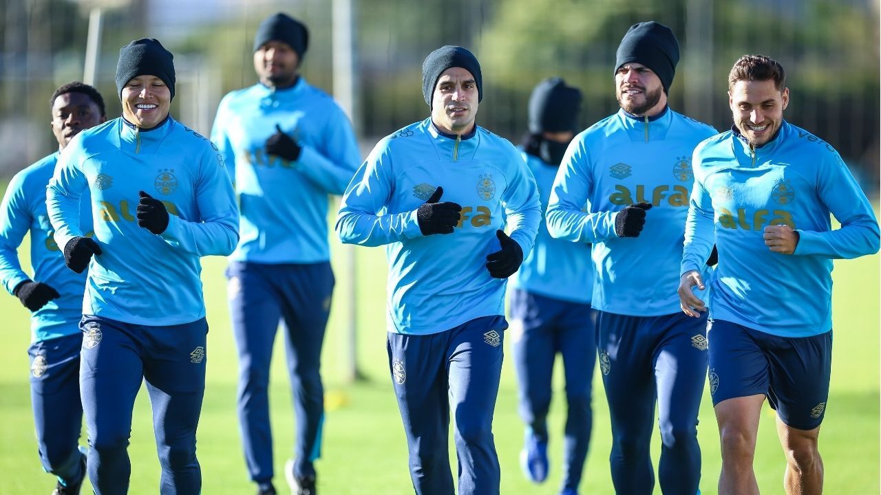 Primeiro dia de treino do Grêmio após férias: Retorno promissor da equipe.