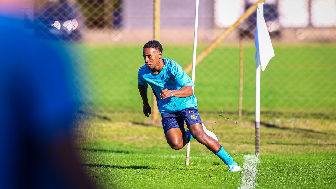 Gabriel Mec no treino do Grêmio Sub-20