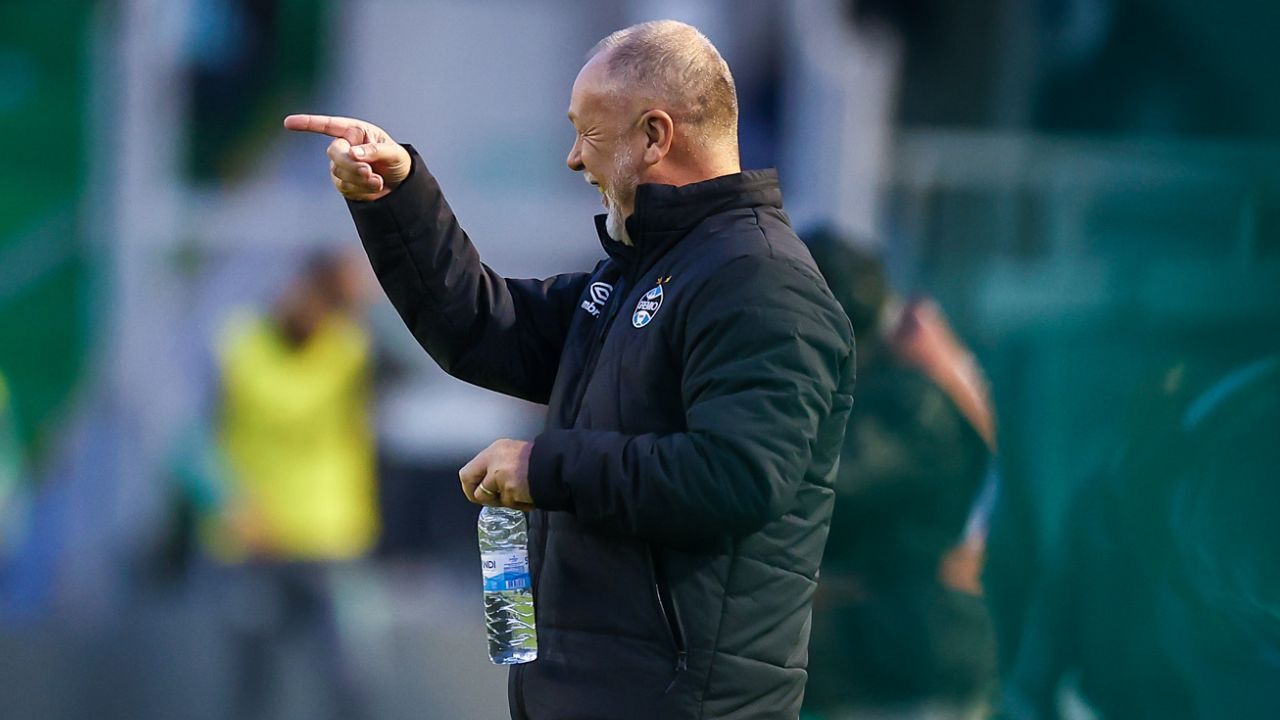 Destaque de atuação sob comando de Mano Menezes: jogador brilha pelo Grêmio.