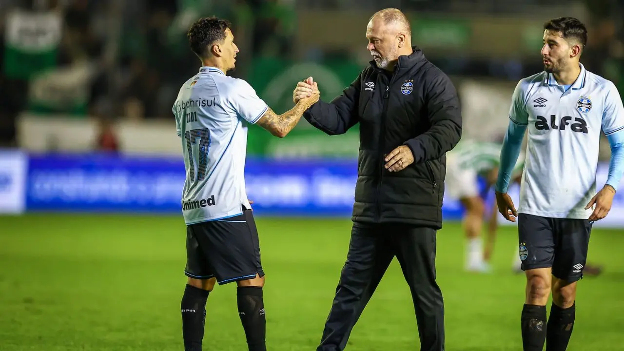 Mano Menezes revela decisão crucial para vitória do Grêmio sobre Juventude