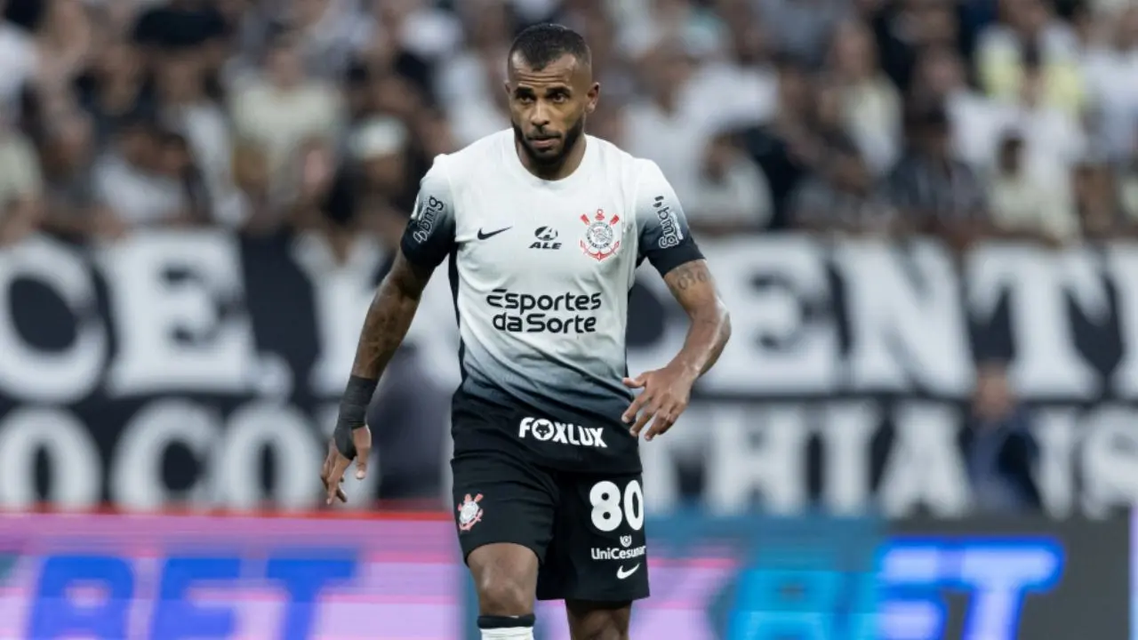 Rumores apontam números que destacam Alex Santana como alvo do Grêmio
