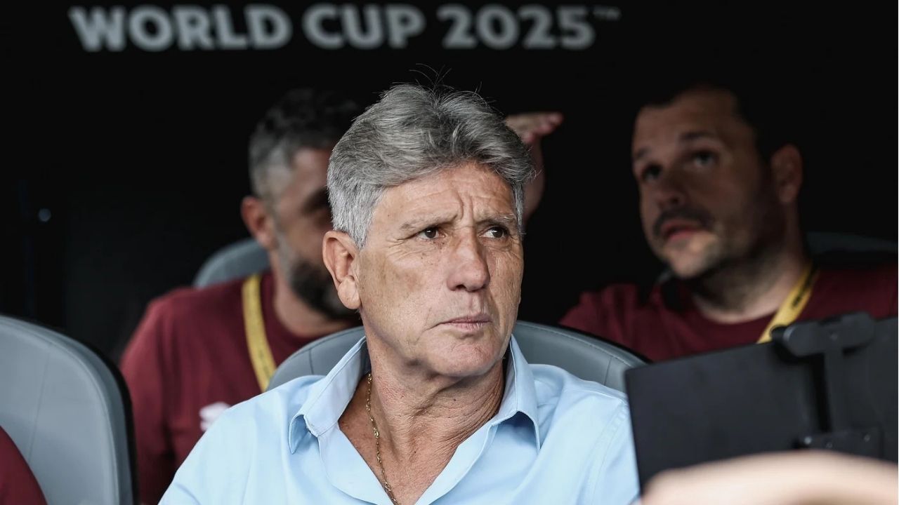 Portaluppi defende ex-Grêmio criticado no Fluminense em disputa futebolística.