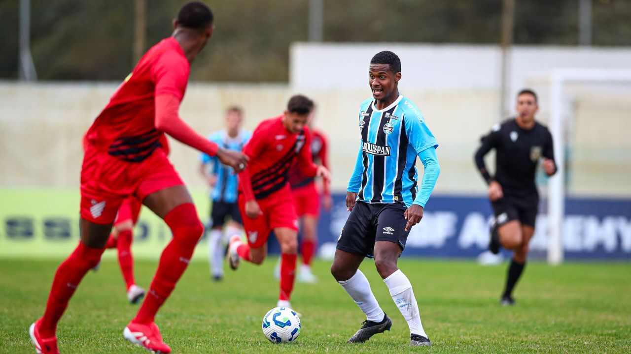 Jardiel em Grêmio x Athletico-PR, pelo Brasileirão Sub-20