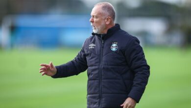 Mano Menezes no treino do Grêmio desta terça-feira, 1º de julho de 2025, no CT Luiz Carvalho