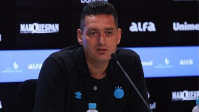 Técnico Cyro Leães vive primeiro Gre-Nal no comando do Grêmio pelo Gauchão Feminino. Clássico vale liderança