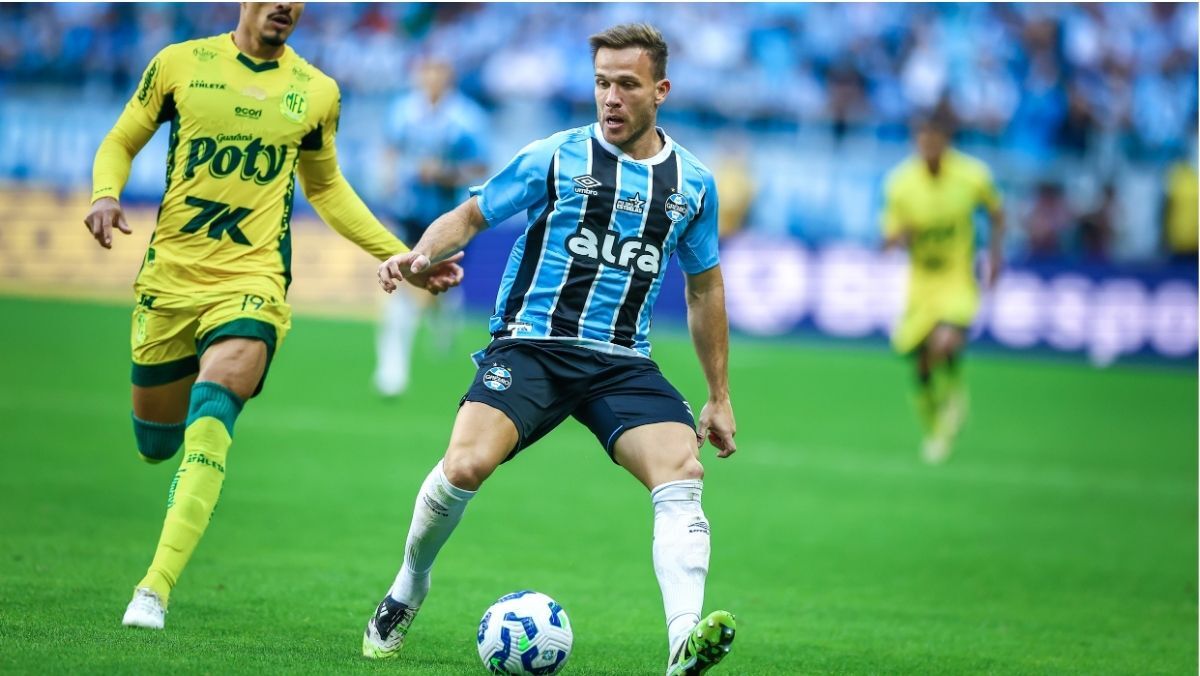 Arthur retorna ao Grêmio e números do volante impressionam