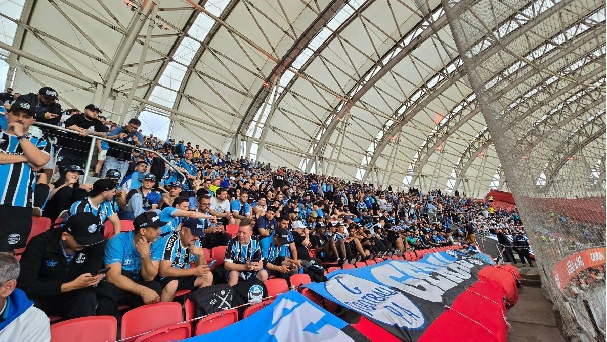 Grêmio debocha de arbitragem escandalosa do GreNal 448: 