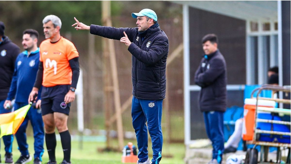 Grêmio vence o Esportivo em jogo preparatório para o segundo semestre