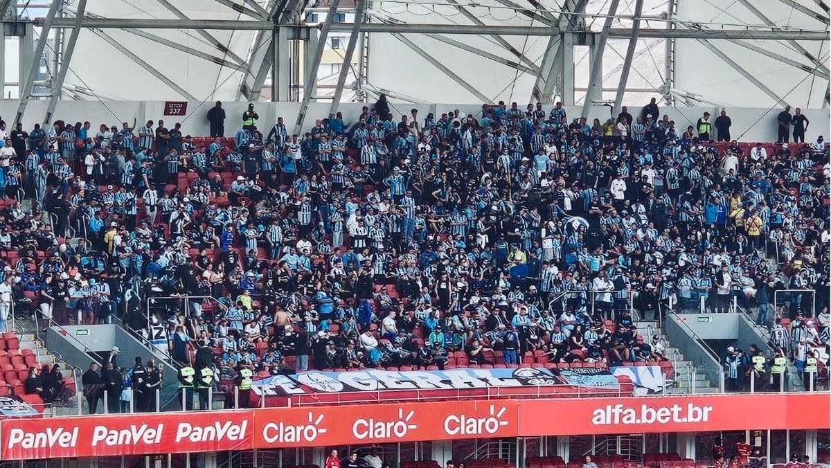 Com escândalos de arbitragem, Grêmio vence o GreNal 448