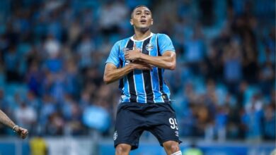 Carlos Vinicius atacante do Grêmio