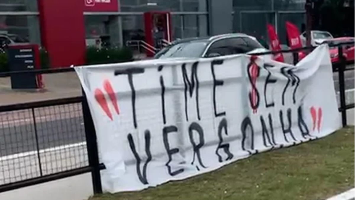 Inter passa vergonha no Brasileirão e torcida volta a protestar: 
