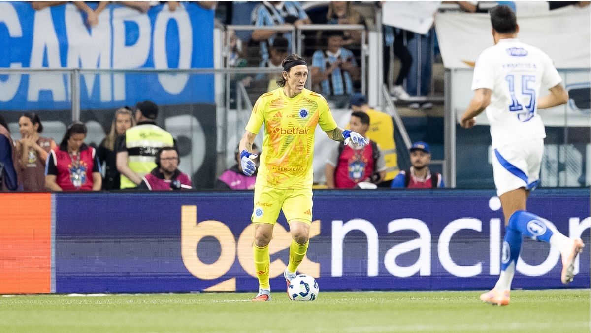 Cássio, goleiro do Cruzeiro, rasga elogios para Arena do Grêmio