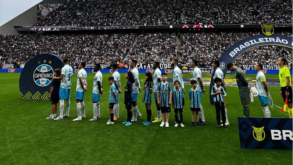 Grêmio não repete bom desempenho e perde para o Corinthians fora de casa