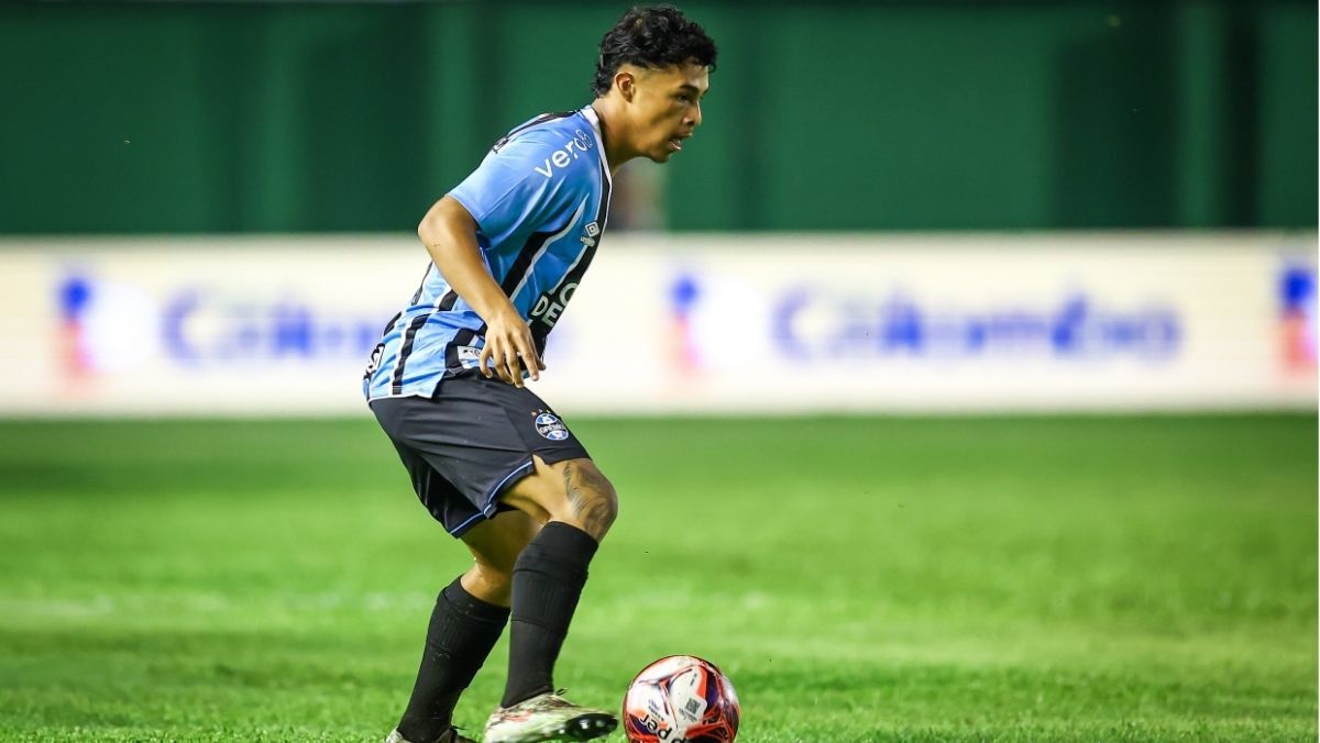 Roger atacante do Grêmio