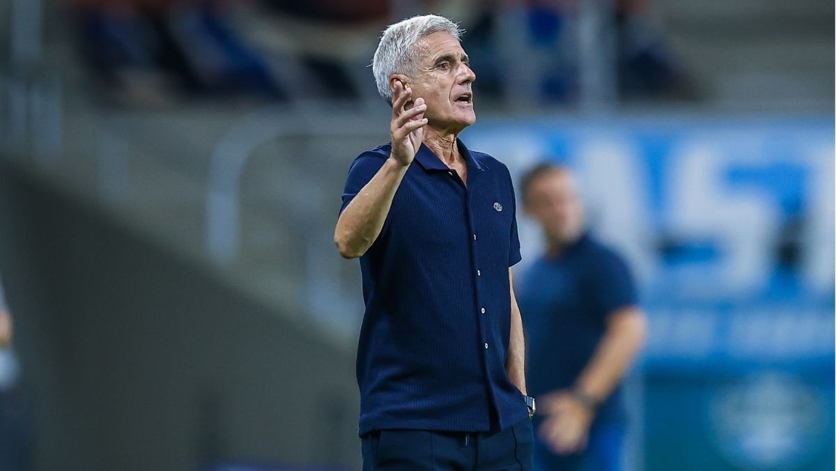 Luis Castro crítica elenco do Grêmio após derrota para o São José pelo Gauchão