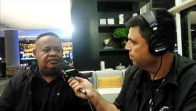 Pai de Willian no hotel da delegação