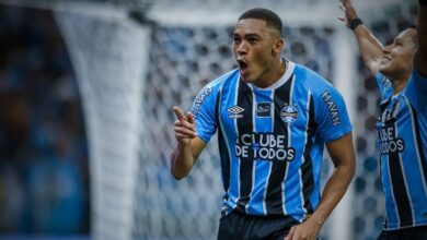 Carlos Vinicius atacante do Grêmio
