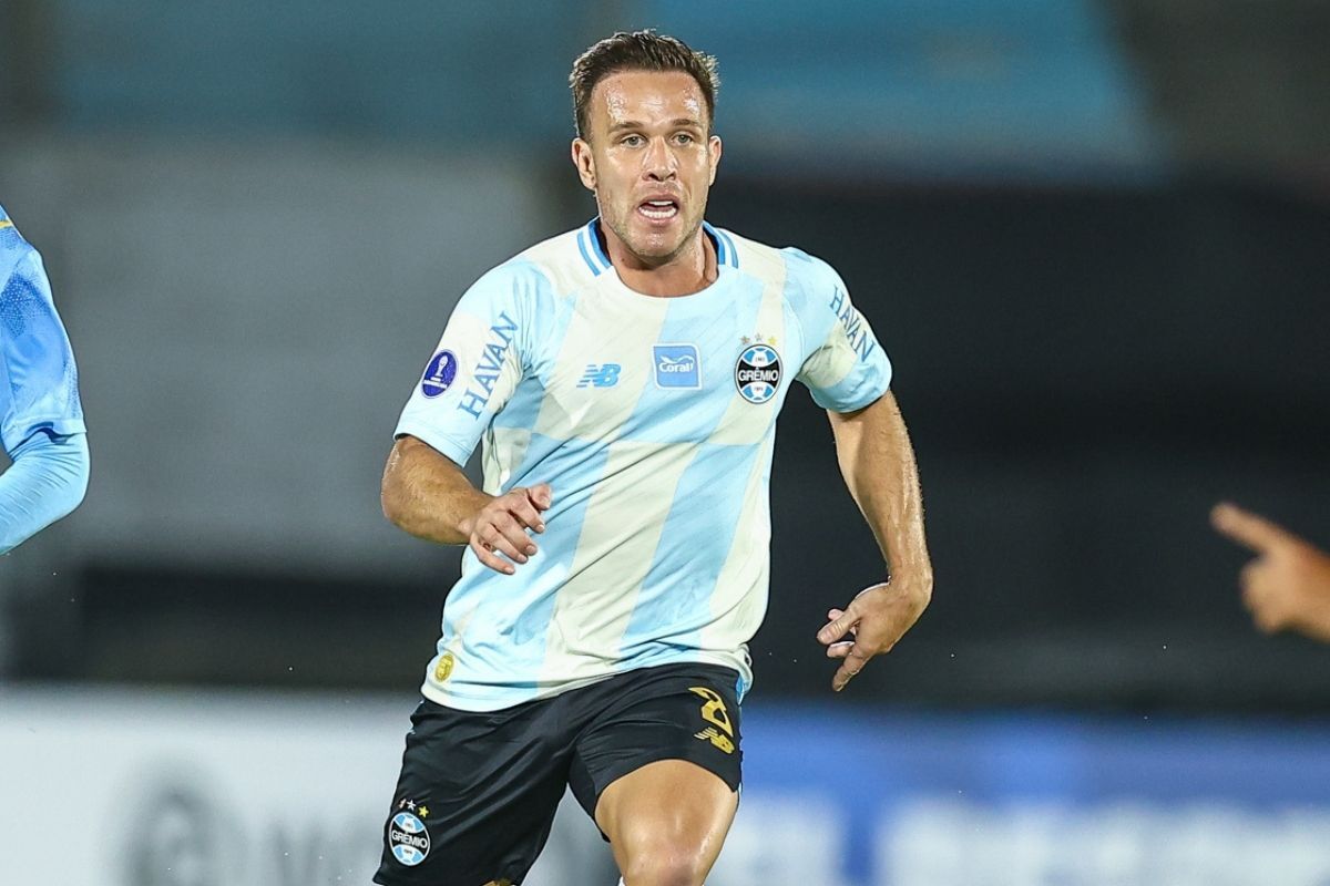 Arthur reage após derrota do Grêmio e fala sobre vaias: “Cabe a nós mudar”