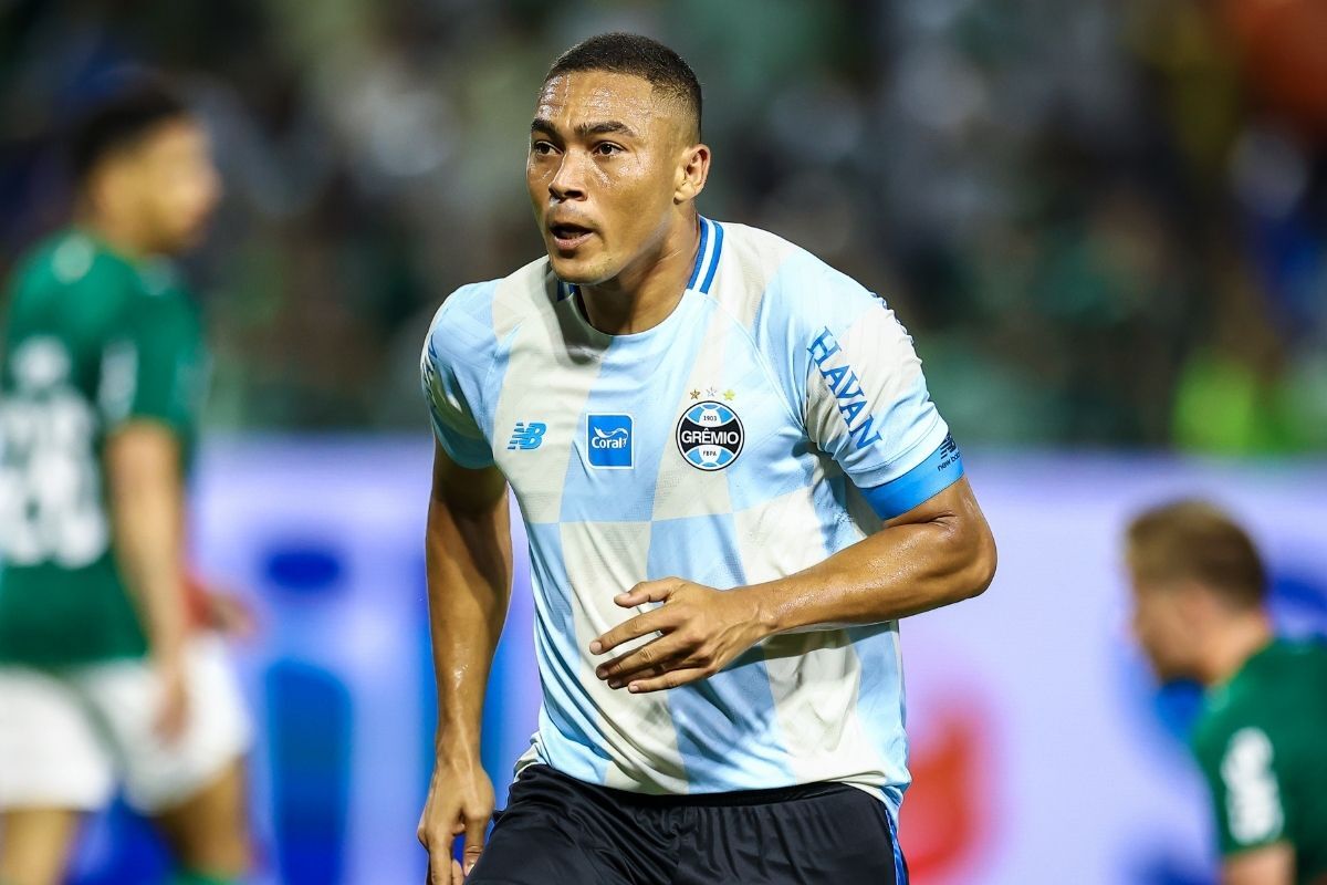 Grêmio reage, mas volta a falhar e sofre nova derrota longe da Arena