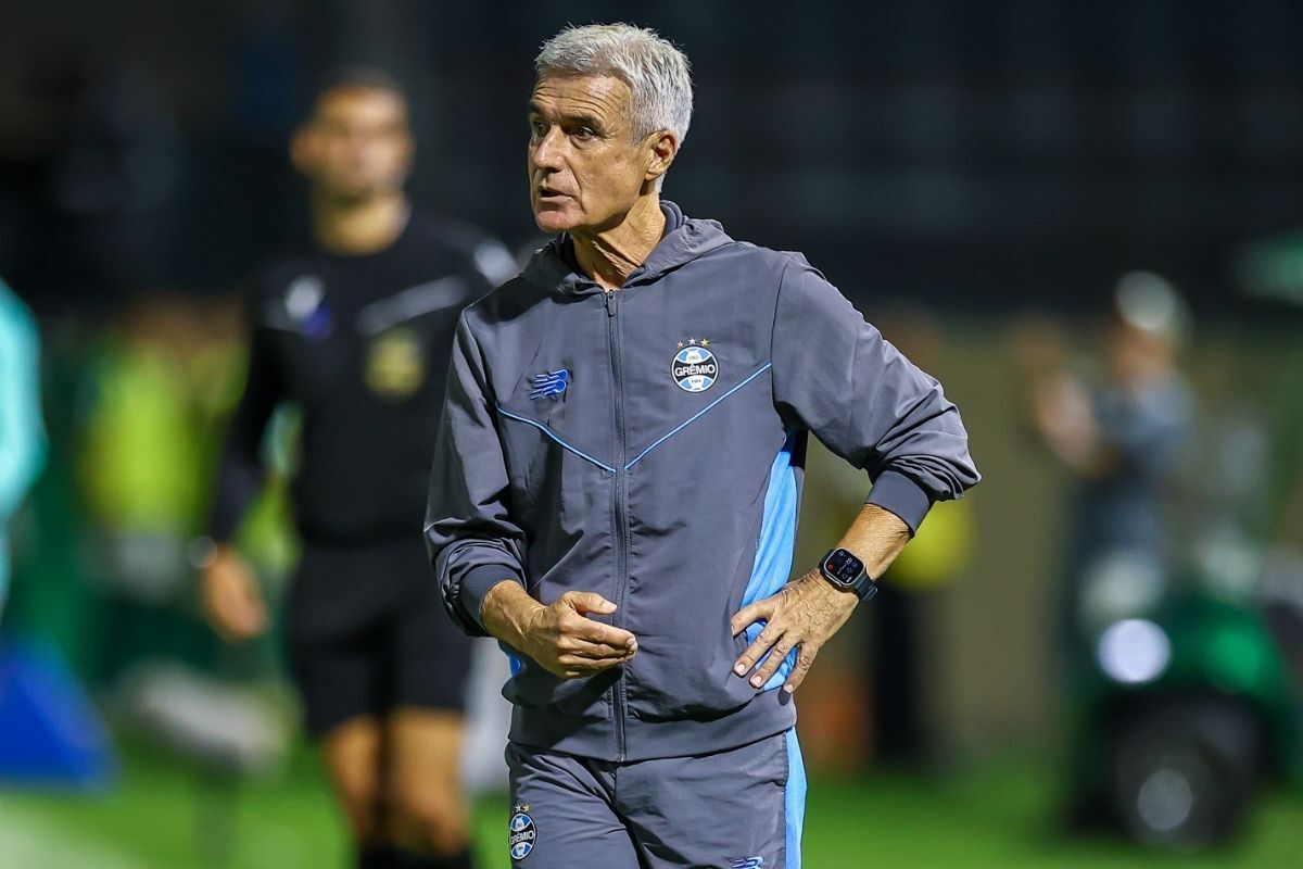 Luís Castro assume trabalho “fraco” no Grêmio e dispara após derrota para o Palmeiras
