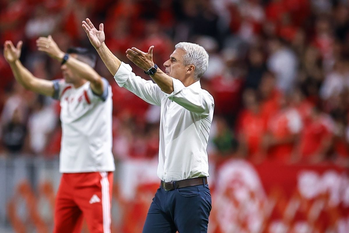 O problema que preocupa Luís Castro no Grêmio vai além do Gre-Nal