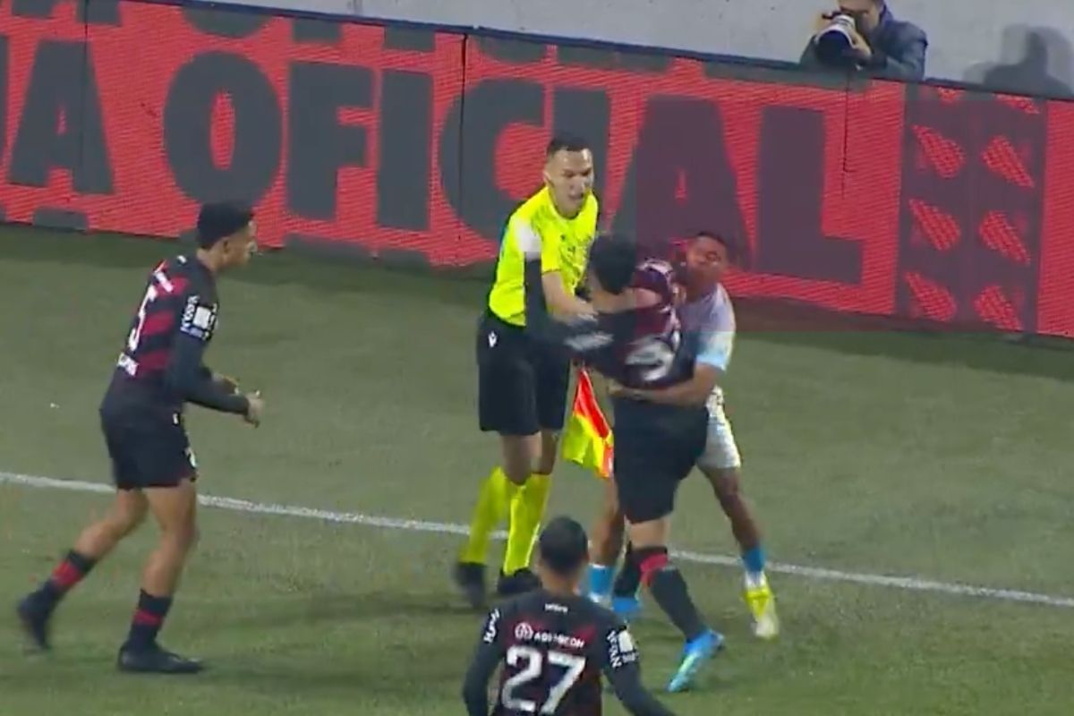 Grêmio, Athletico-PR x Grêmio, expulsão Esquivel, VAR Brasileirão, arbitragem, sequência Grêmio, futebol brasileiro, jogos do Grêmio