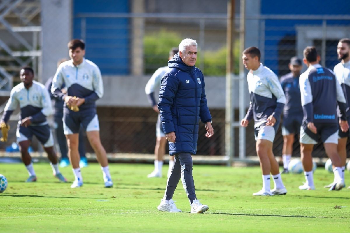 Jogador da base pode ser novidade no time do Grêmio contra o Flamengo - Portal do Gremista