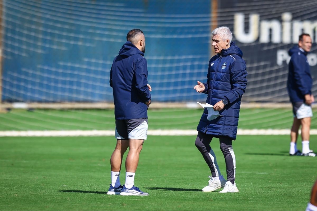 Com três zagueiros, Grêmio divulga escalação oficial para duelo contra o Flamengo na Arena - Portal do Gremista